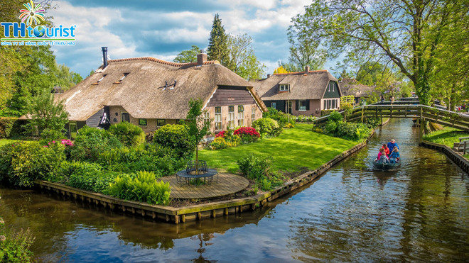 COLOGNE - LÀNG CỔ TÍCH GIETHOORN – AMSTERDAM – AMSTERDAM AIRPORT 