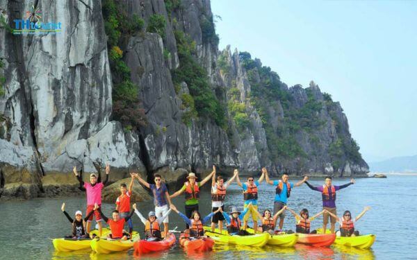 Đảo Titop, viên ngọc xanh giữa lòng Vịnh Hạ Long nổi tiếng với vẻ đẹp thiên nhiên tuyệt mỹ mà còn là điểm đến lý tưởng cho những du khách yêu thích các hoạt động du lịch đa dạng và hấp dẫn.