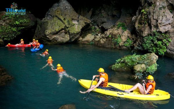 Khám phá các hang động ở Vịnh Hạ Long là một trải nghiệm tuyệt vời, nhưng để đảm bảo an toàn và có một chuyến đi trọn vẹn, bạn cần lưu ý một số điều sau,