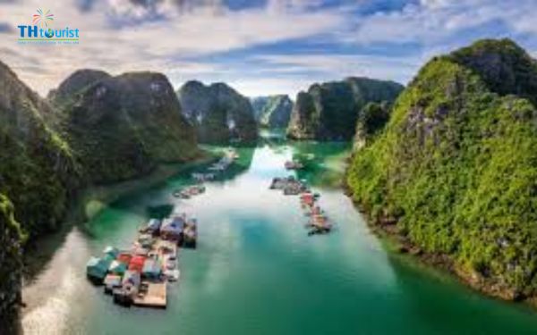Làng chài Cửa Vạn Vịnh Hạ Long - Hành trình khám phá làng chài
