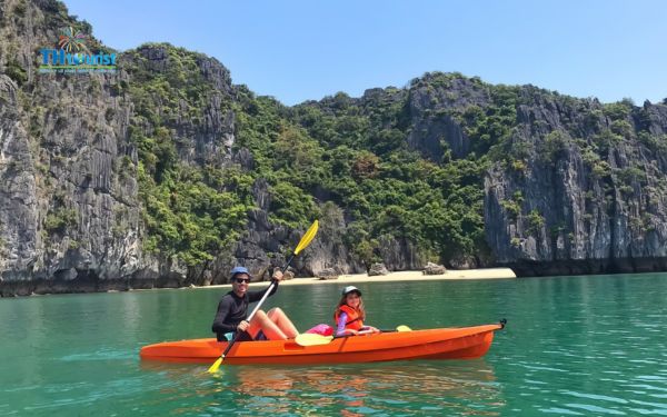 Chèo thuyền kayak giúp bạn tiếp cận thiên nhiên ở khoảng cách rất gần