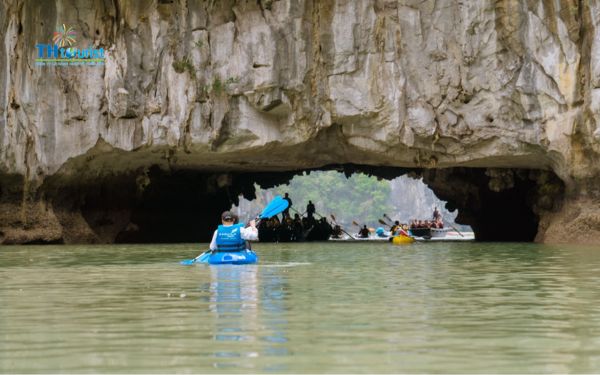 Du lịch Triều Hảo là lựa chọn phù hợp cho du khách muốn đặt tour có chèo thuyền kayak