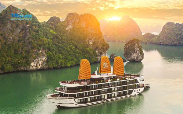 Khu vực quanh đảo phát triển mạnh về dịch vụ nghỉ dưỡng