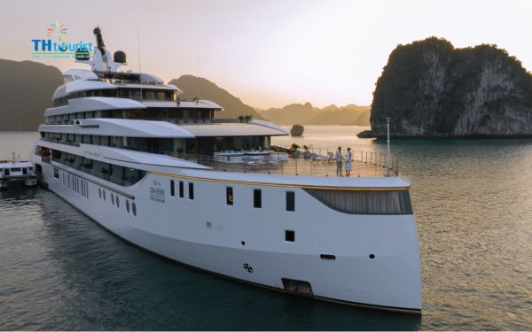 Giá thuê phụ thuộc vào loại du thuyền, số phòng và thời gian thuê