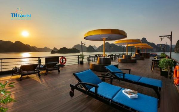 Ngắm hoàng hôn và nghe nhạc sống