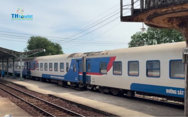 Đà Nẵng đi Vịnh Hạ Long bằng tàu hoả