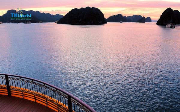 Hà Giang đến Vịnh Hạ Long dao động từ 300 đến 350 km