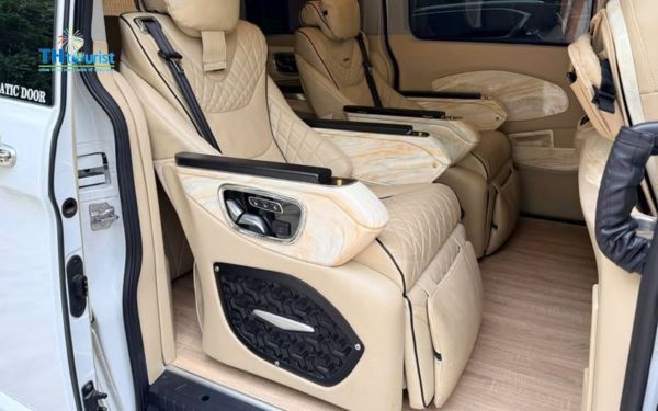 Ô tô riêng hoặc taxi là phương tiện linh hoạt khi di chuyển từ Hà Giang đi Vịnh Hạ Long