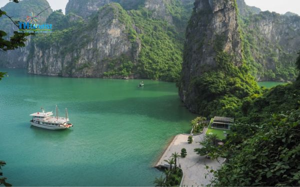 Thành phố Hạ Long là một trong nơi lưu trú tại Vịnh Hạ Long