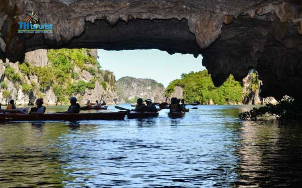 Hang Tối và Sáng Vịnh Lan Hạ